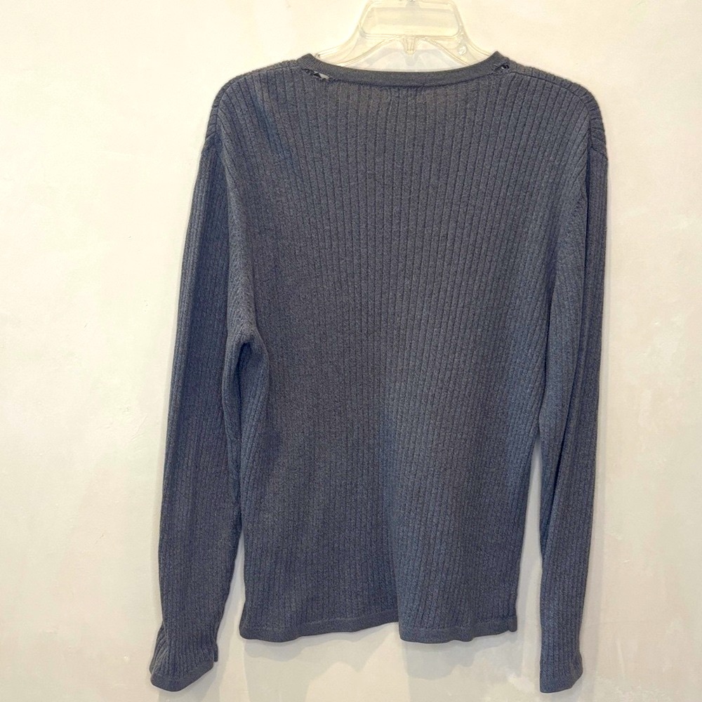 Reunion, Distressed neck V-Neck from Huntigton beach Tee M | Cotton Shirt - Picture 3 of 6
